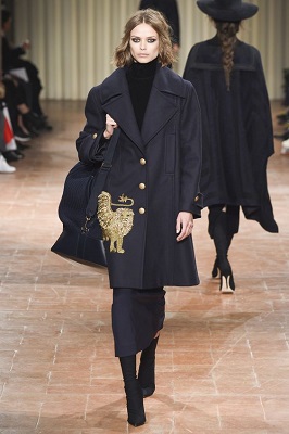 1. Trench Coat Alberta Ferretti Fall 2017