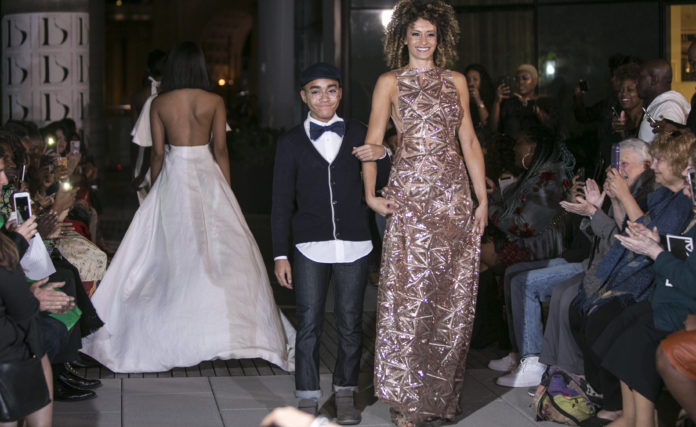 AkaiNYFWRunwayFeb2018 e1518527650876 696x427