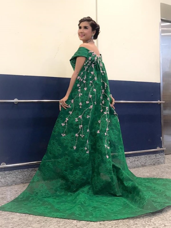 khine thin kyi dress min