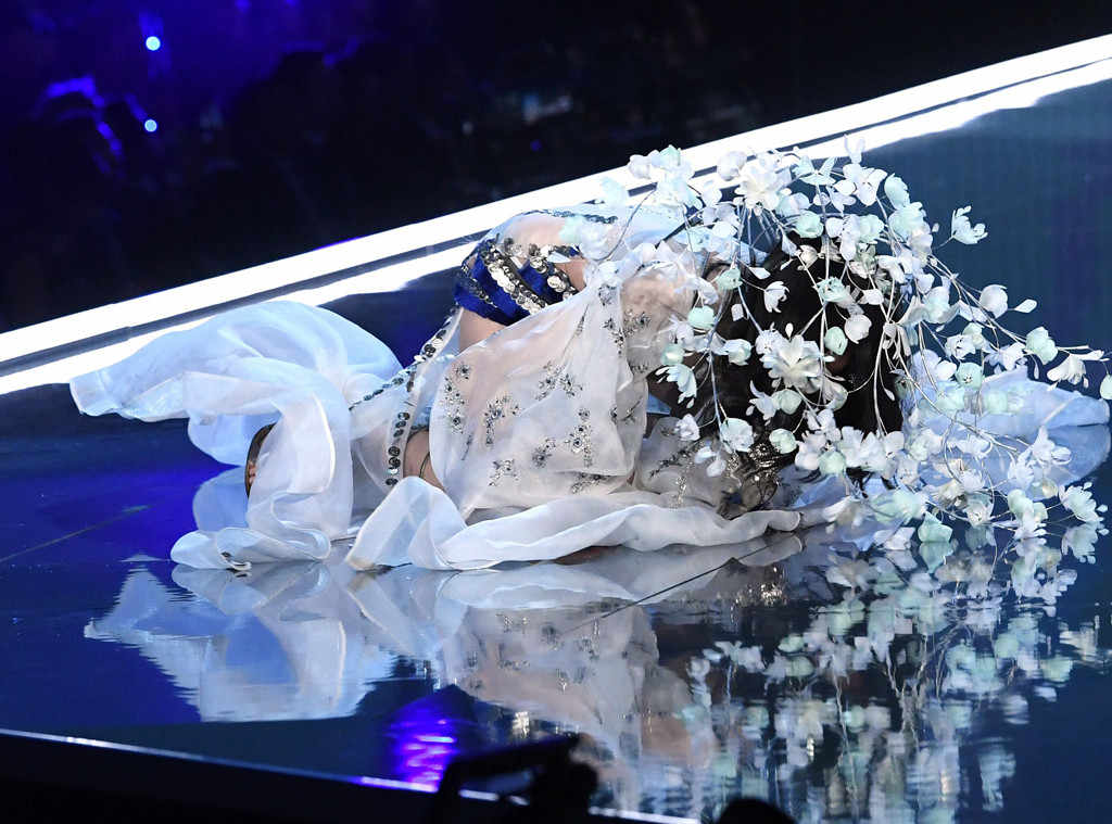 Ming Xi victoria secret fashion show 2017 fall 06