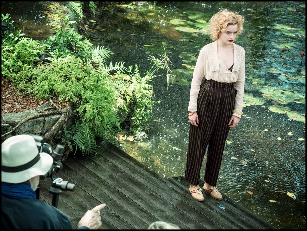 julia garner astrid eika23