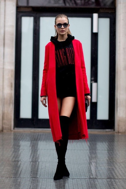 Josephine Skriver red color dress min