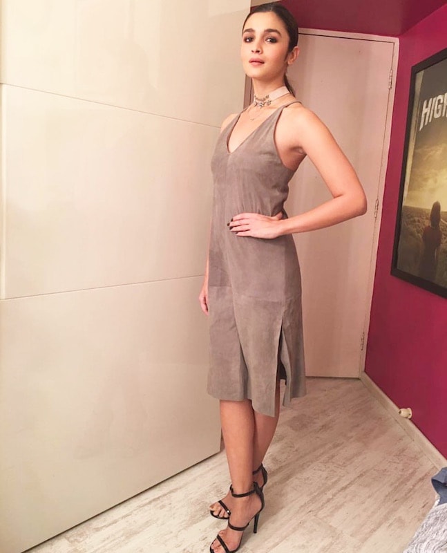 Alia Bhatt bodycon dress min
