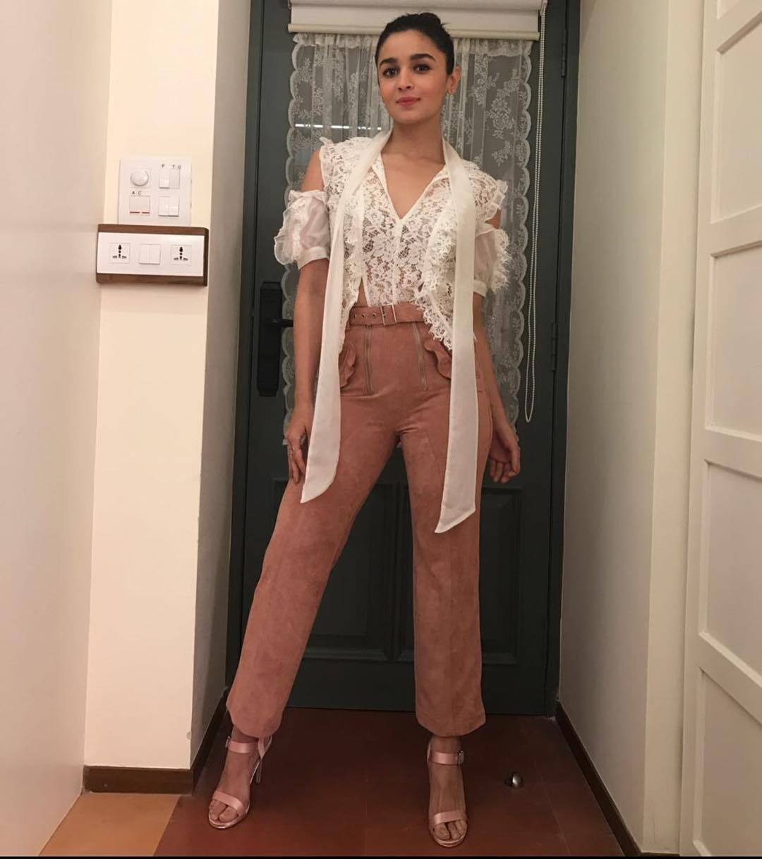 Alia Bhatt flare pant min