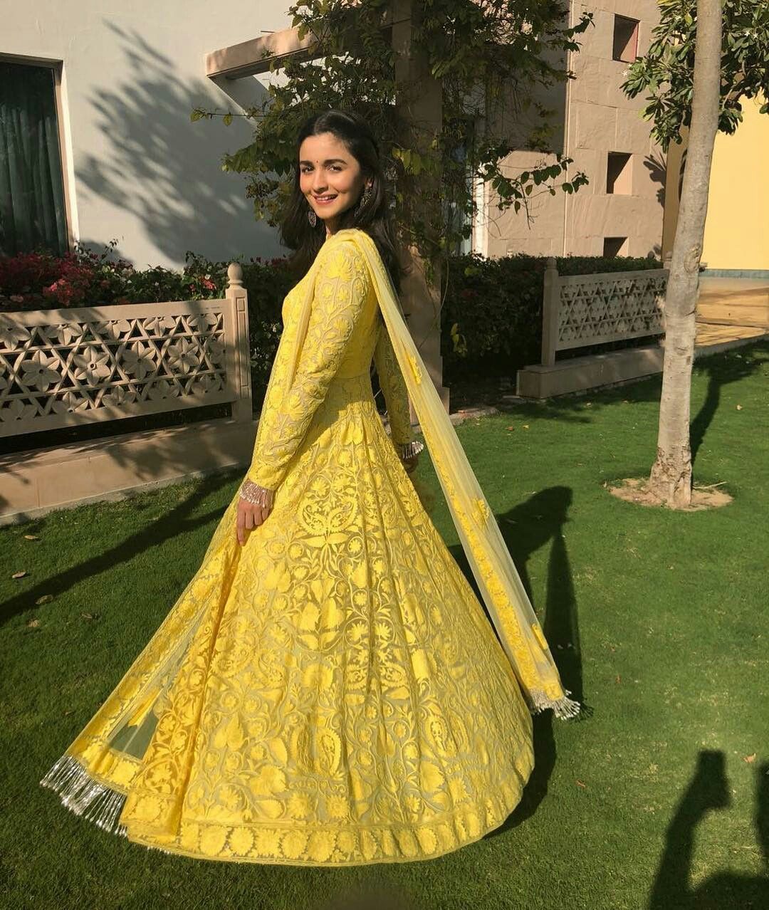Alia Bhatt india dress min