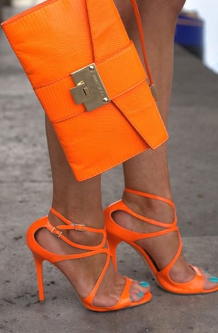 Matching colors shoes and bag min