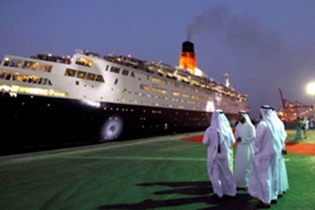 QE2 Queen Elizxabeth 2 cruise ship in Dubai