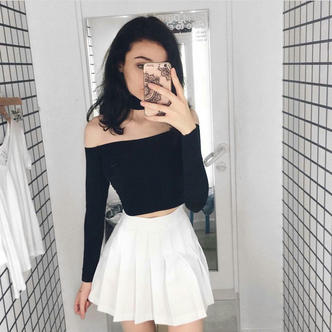 black and white mini skirt min