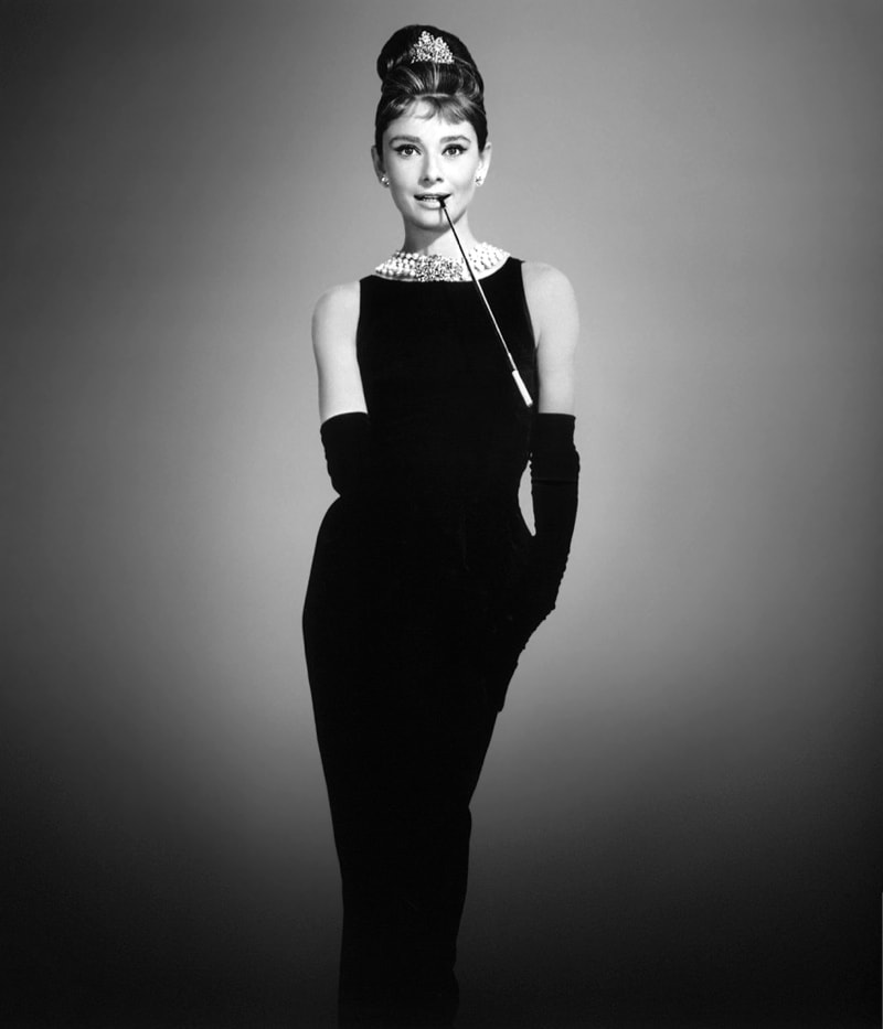 AUDREY HEPBURNS BREAKFAST AT TIFFANYS DRESS min