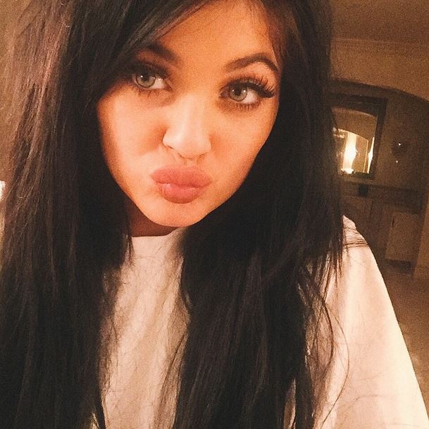 kylie jenner lip pout