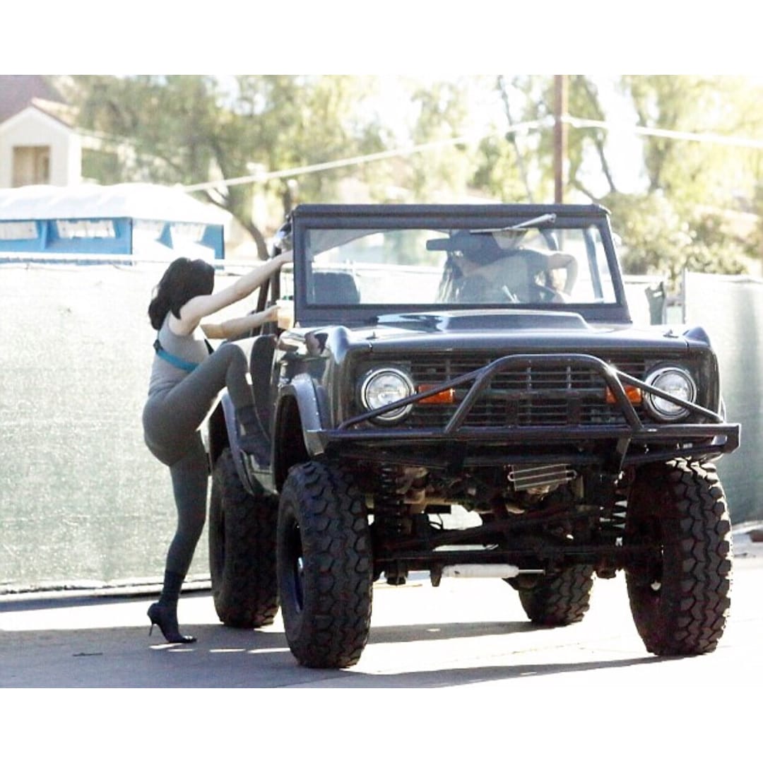 Kylie Jenner and sister Kim Kardashian jeep