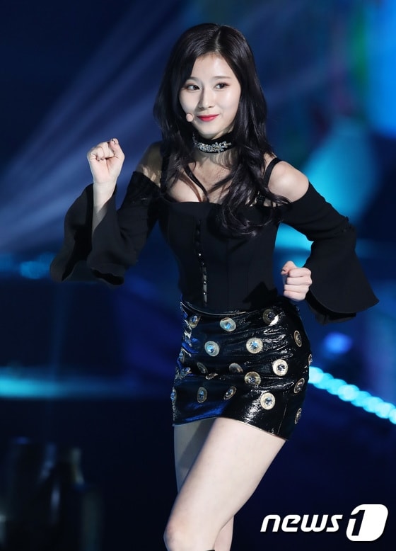 Sana Twice fashion min