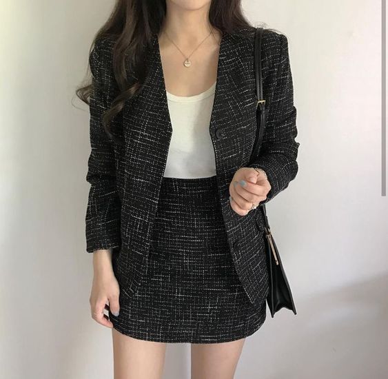 black suit skirt min