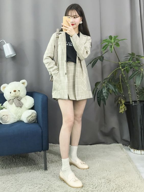 stripe suit skirt min