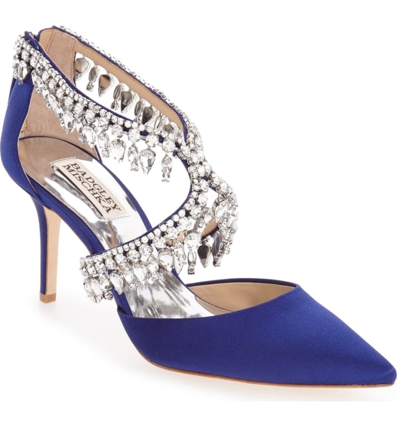 Glamour Crystal Embellished Pointy Toe Pump min