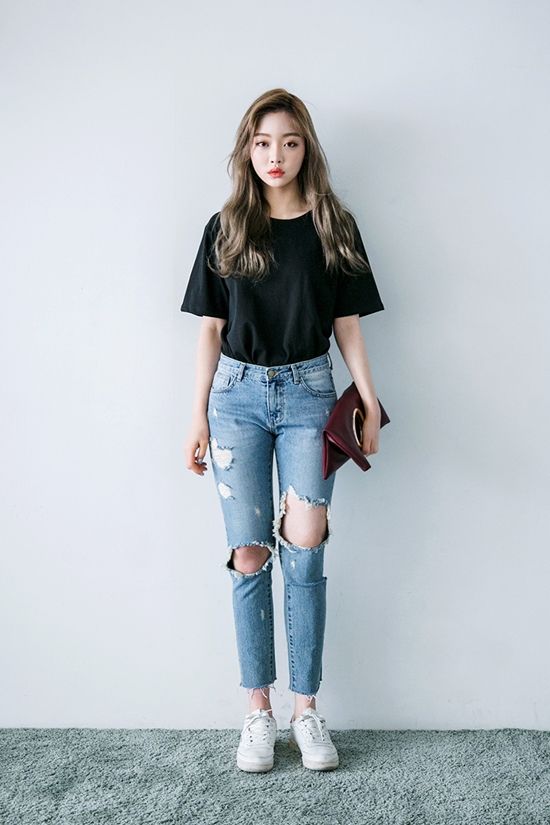 t shirt with jean pant min